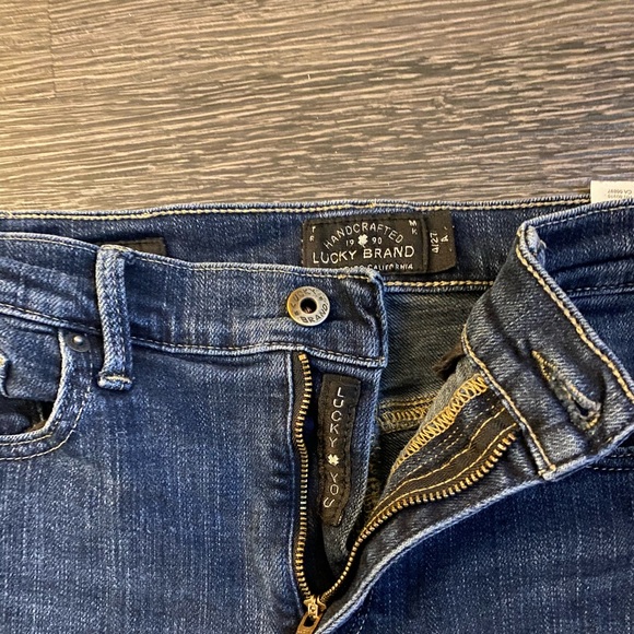 Lucky brand size 27 jeans. - Picture 2 of 6